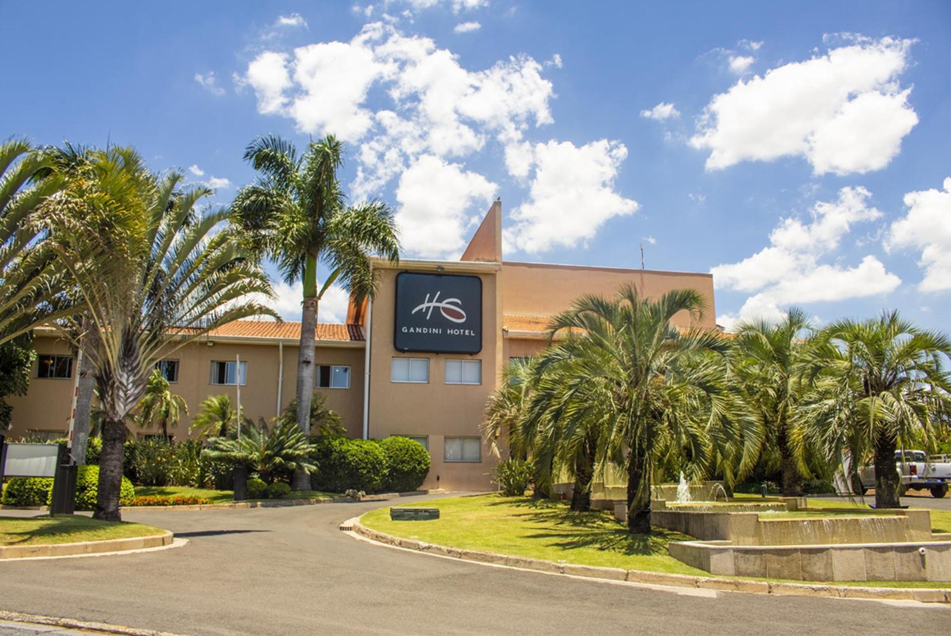 Gandini Hotel Itu Exterior foto
